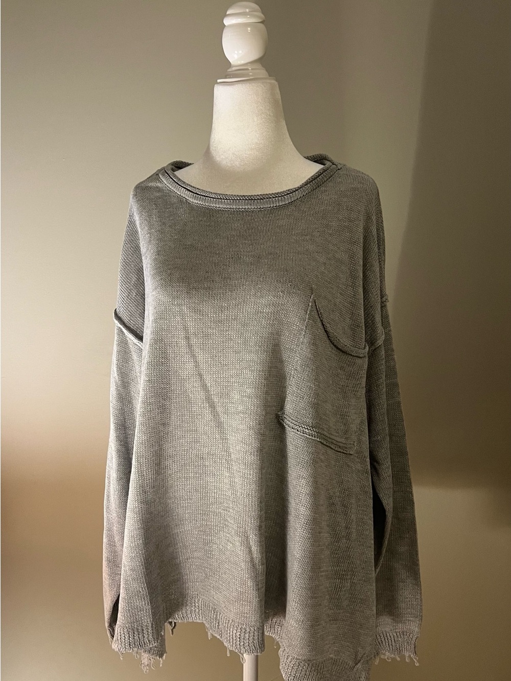 Easel Los Angeles-Relaxed Gray Distressed Thermal Sweatshirt -‎ Women
